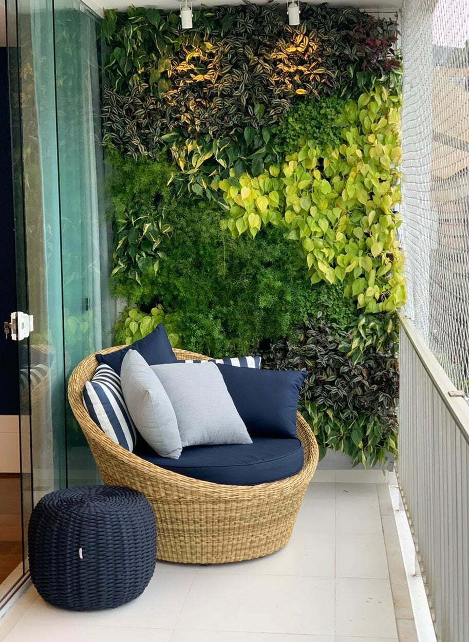 Como montar um jardim vertical de plantas artificiais Brasfama Decorações