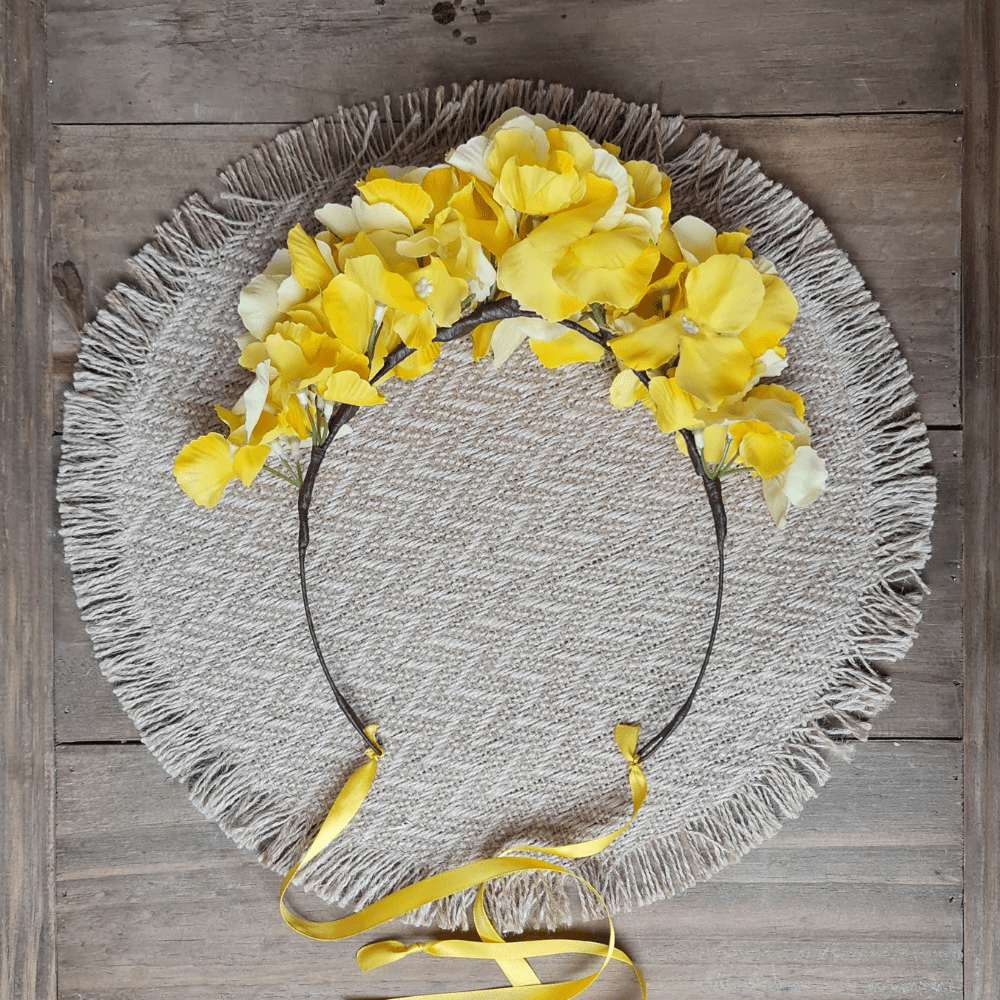Tiara de Flores Artificial Amarelas para Daminhas, Casamentos - Brasfama  Decorações